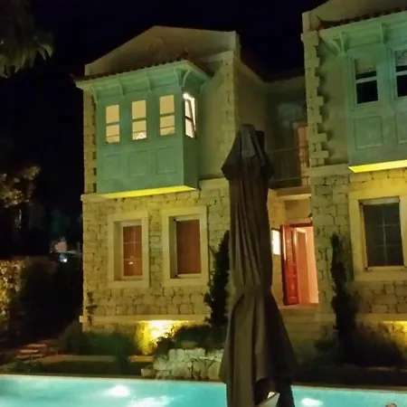 Cassiopeia מלון *