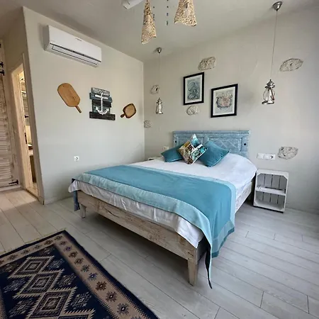 Cassiopeia מלון אלאקאטי