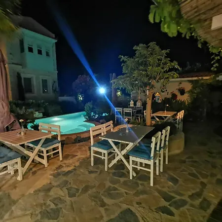 Cassiopeia מלון אלאקאטי